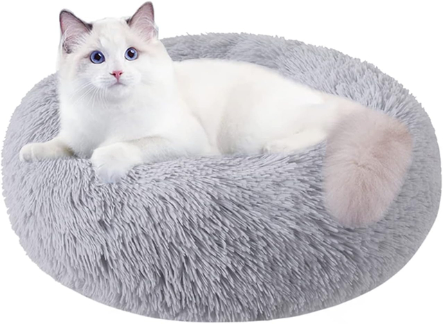 Round Soft Cat Bed for Indoor Use
